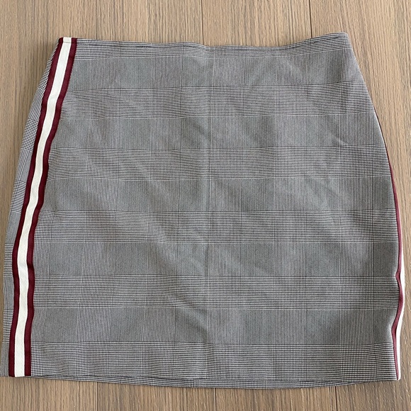 Express Mini Skirt - Picture 1 of 3